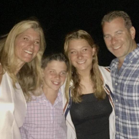 Meet your Posher, Beth - Picture 1 of 1